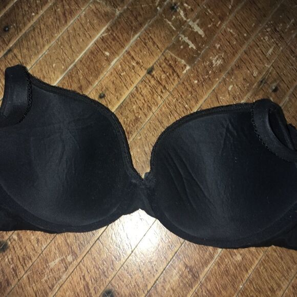 Victoria’s Secret Body soft padded 32DD bra - Picture 2 of 3